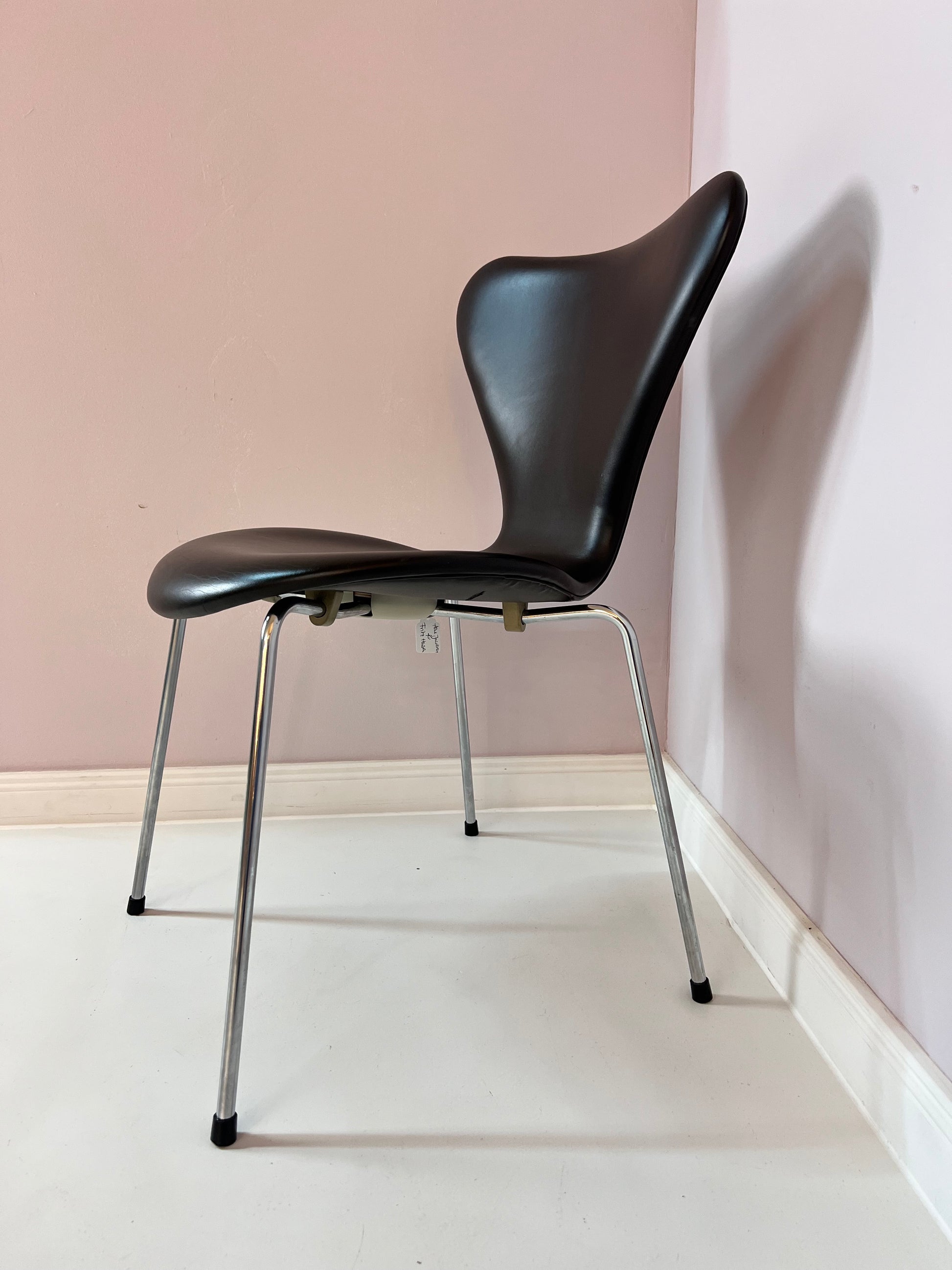 Polsterstuhl Serie 7 dunkelbraun Echtleder von Arne Jacobsen für Fritz Hansen