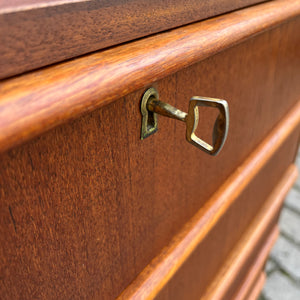 Kommode Teak mit Schloss aus Dänemark