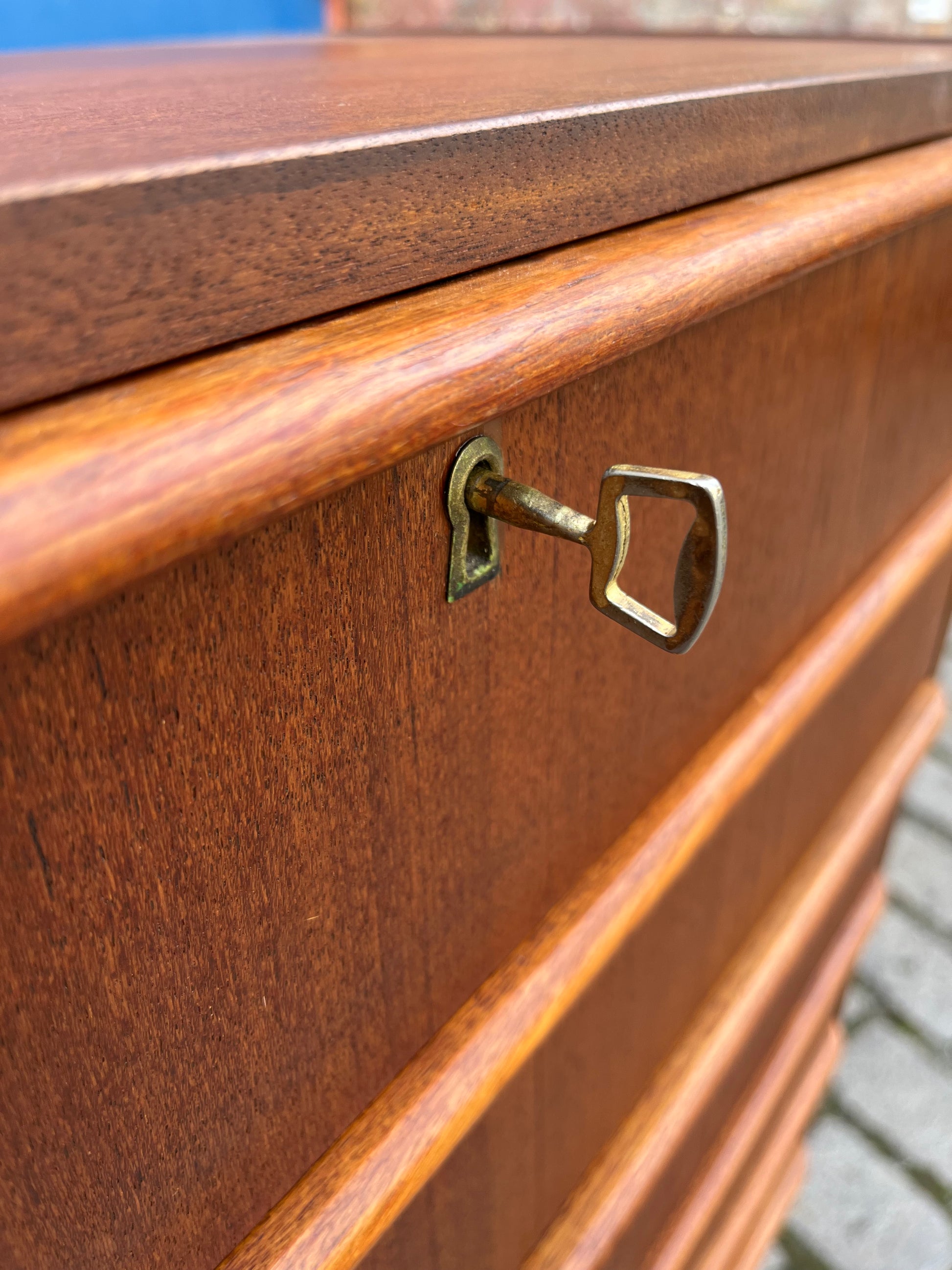 Kommode Teak mit Schloss aus Dänemark