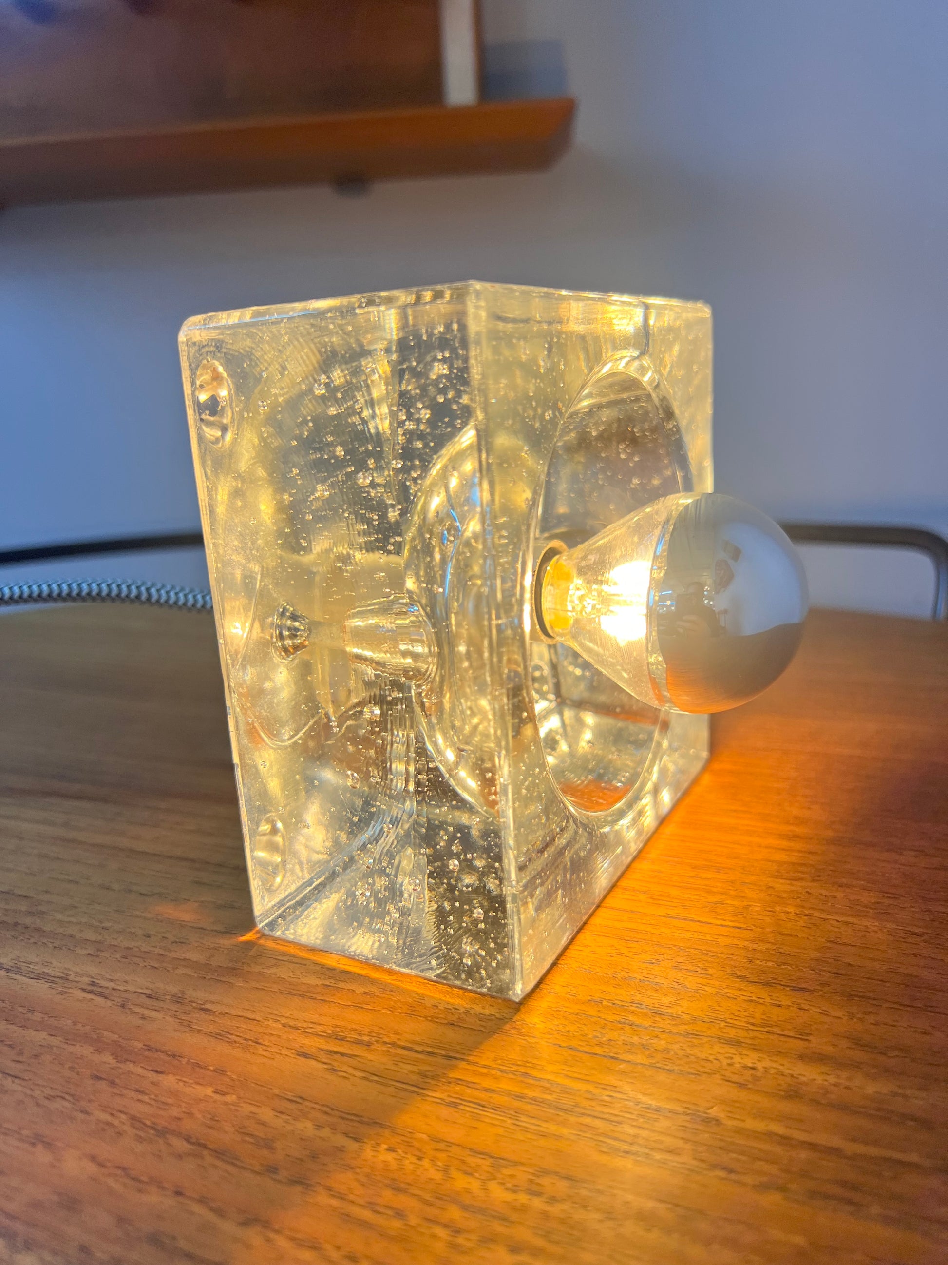 Wandlampe „Ice Cube“ von Wila München