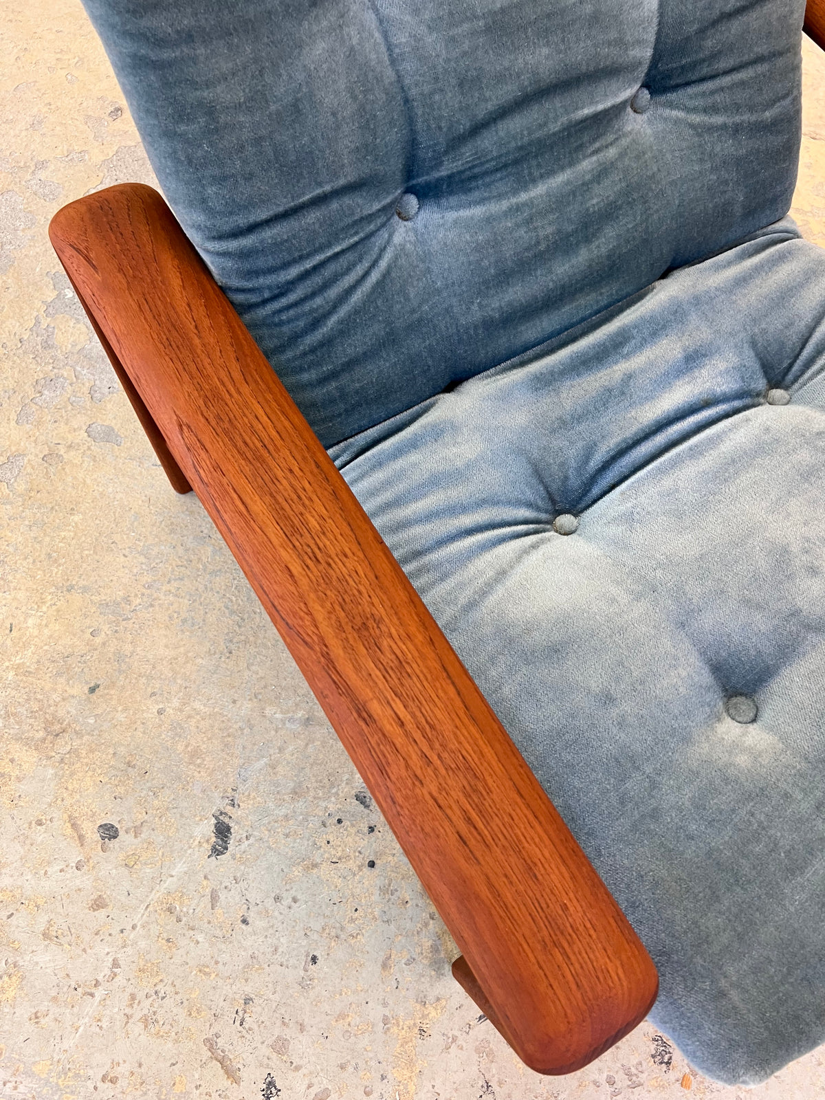 Sessel Loungechair blauer Samt und Teak
