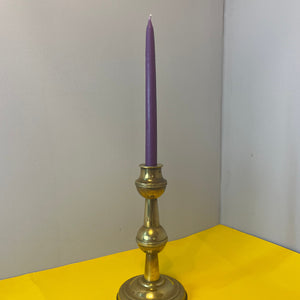 Hoher Kerzenständer aus Messing