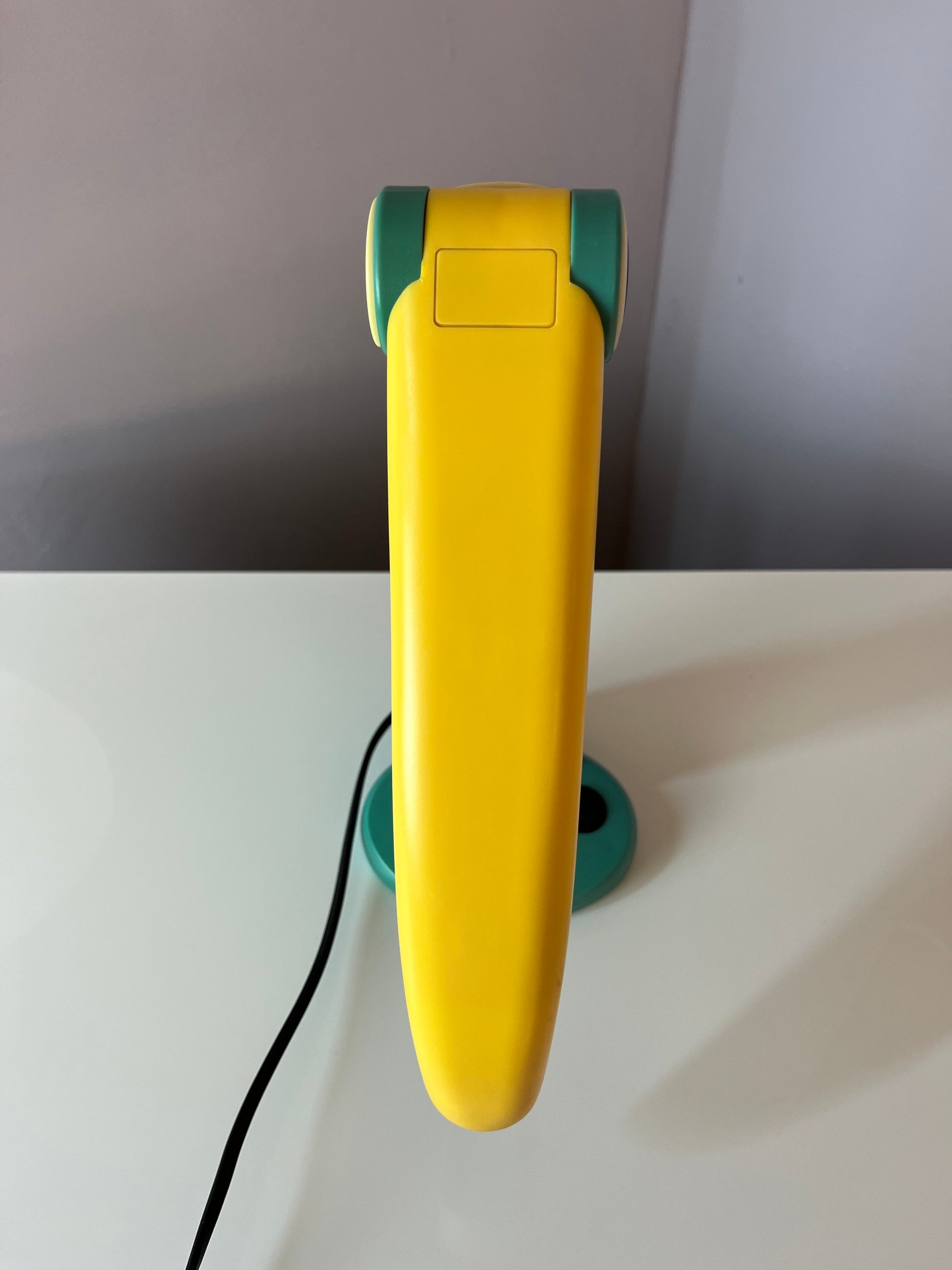 Tischlampe Toucan klein grün gelb von H.T. Huang