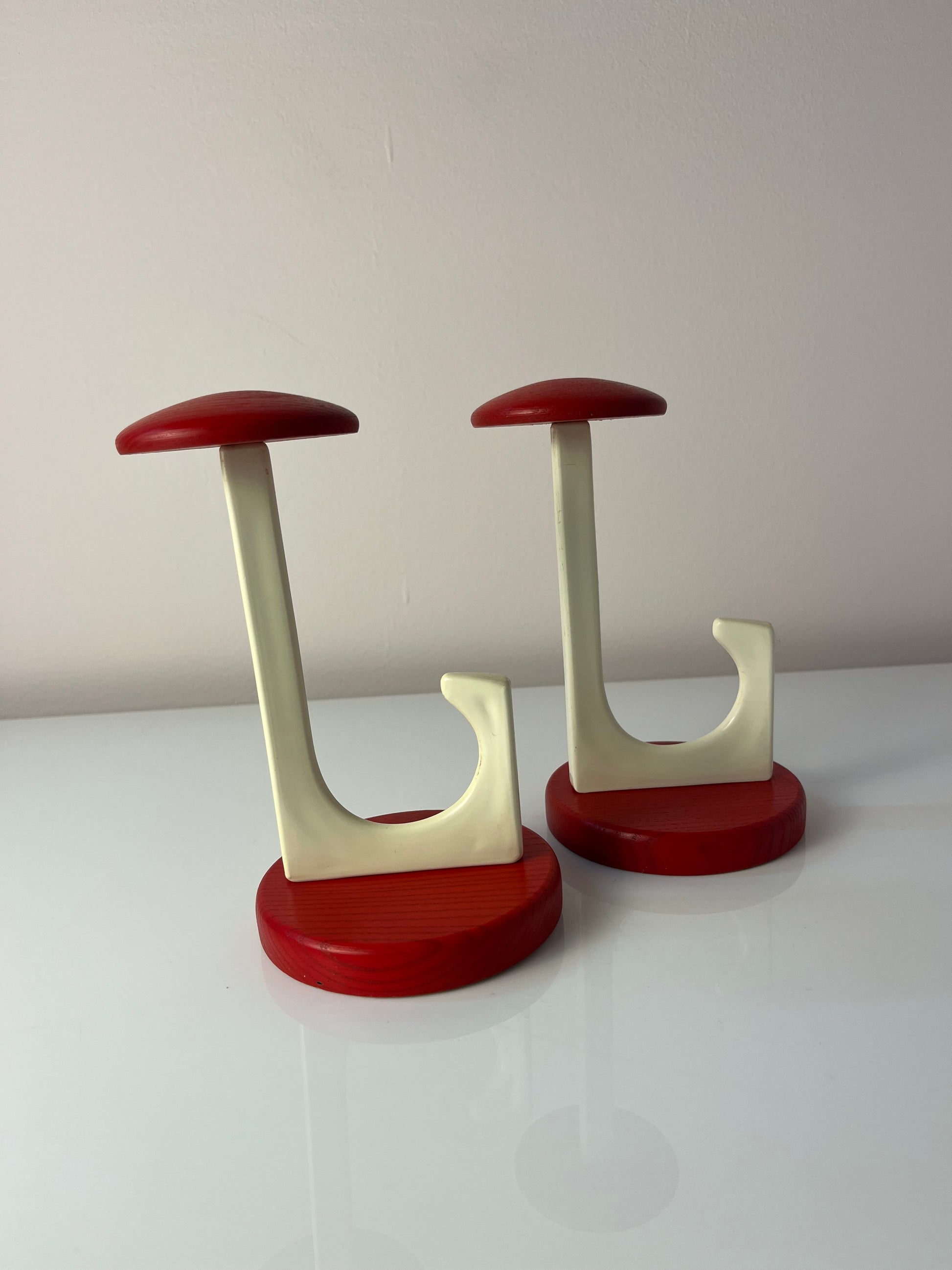Set: 2x Wandhaken weiß rot