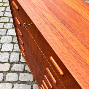 Kommode Teak mit Schloss aus Dänemark