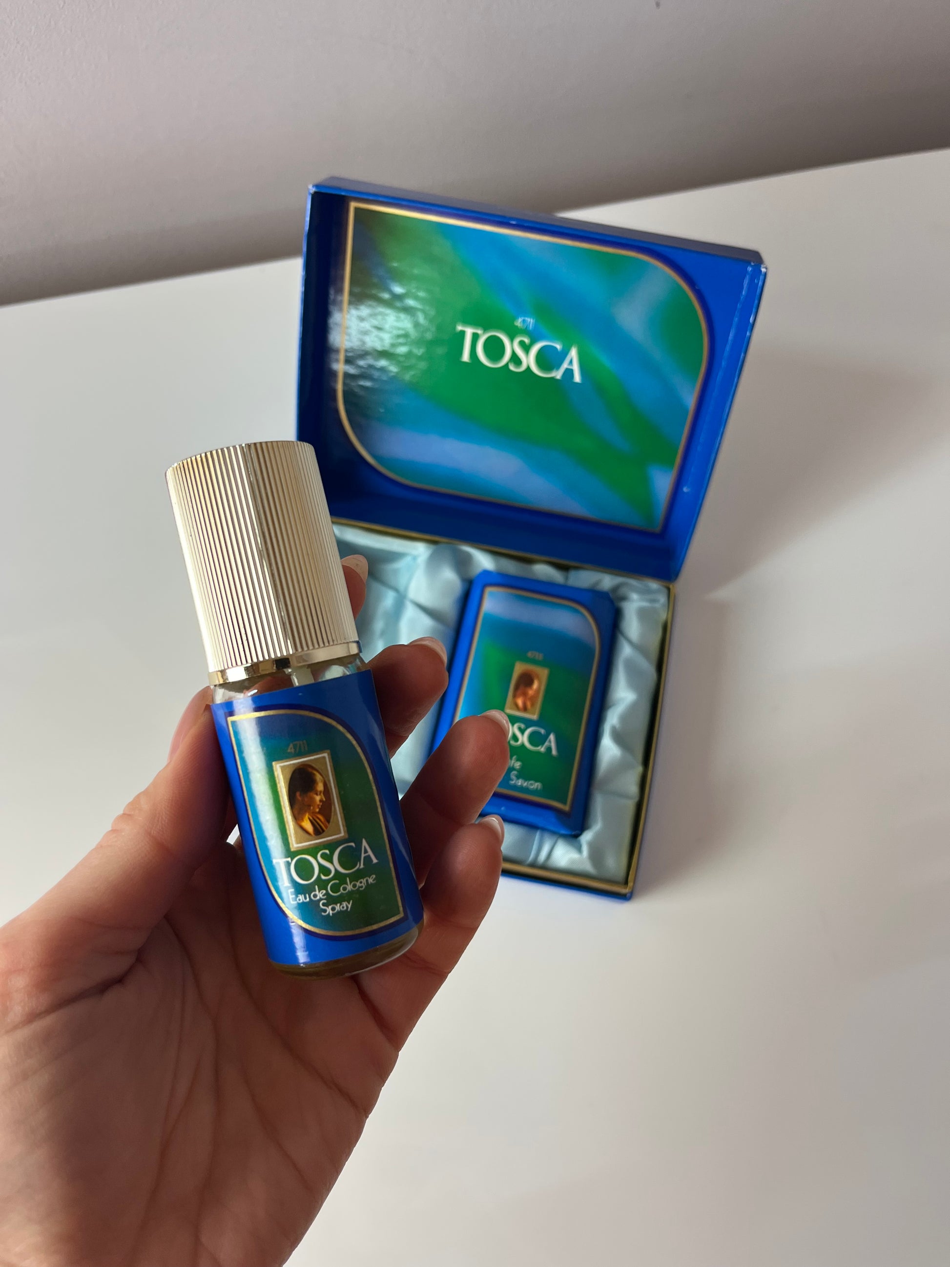Geschenk-Set: 4711 Tosca mit Eau de Cologne + Seife
