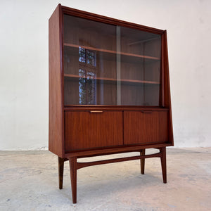Vitrine Teak mit Klappfächern aus Deutschland