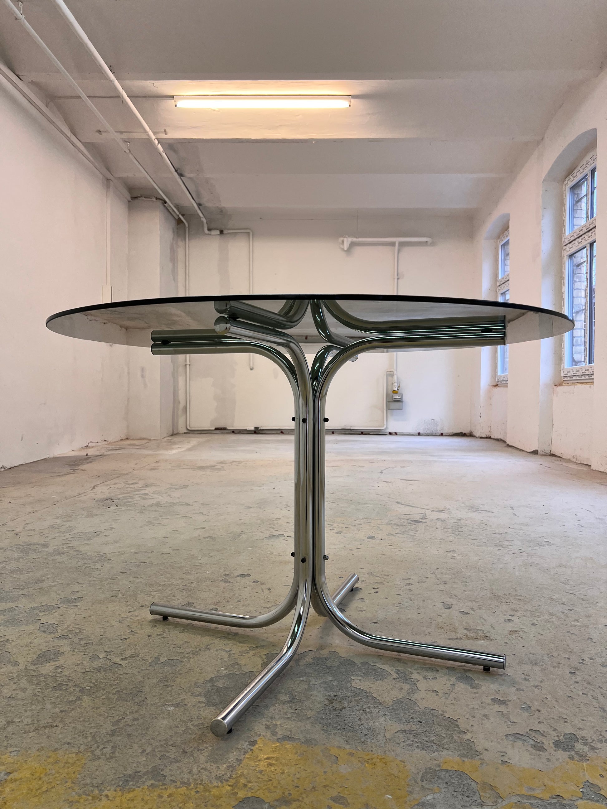 Runder Esstisch Rauchglas & Chrom