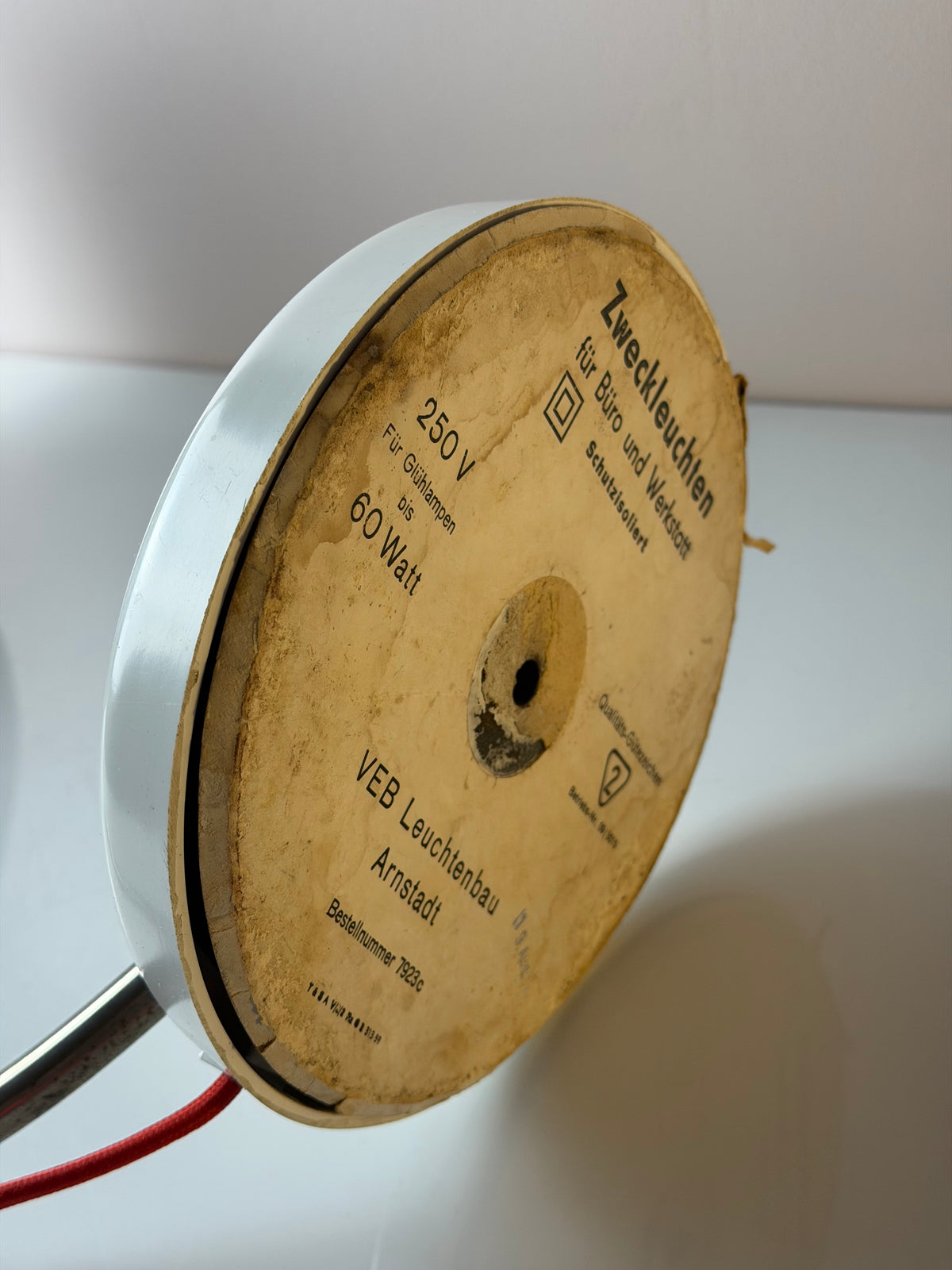 Schreibtischlampe weiß Metall von Helion - VEB Leuchtenbau Arnstadt
