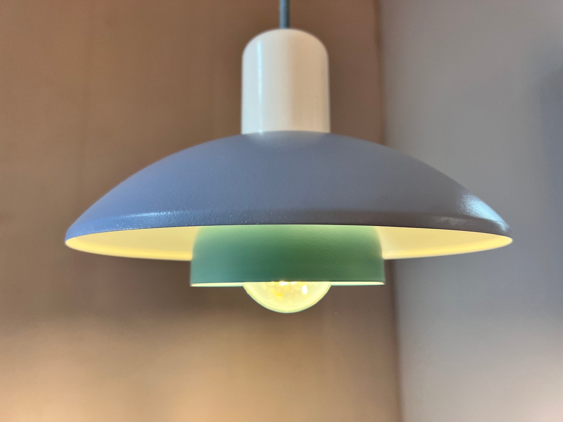 Lamellenlampe Typ 728 neu lackiert von Horn