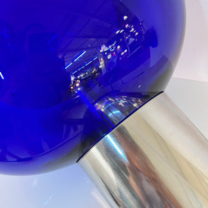 Tischlampe mit doppelwandigem Glasschirm königsblau von Doria