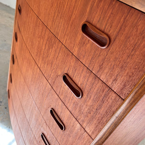 Halbrunde Kommode Teak mit Schloss aus Dänemark