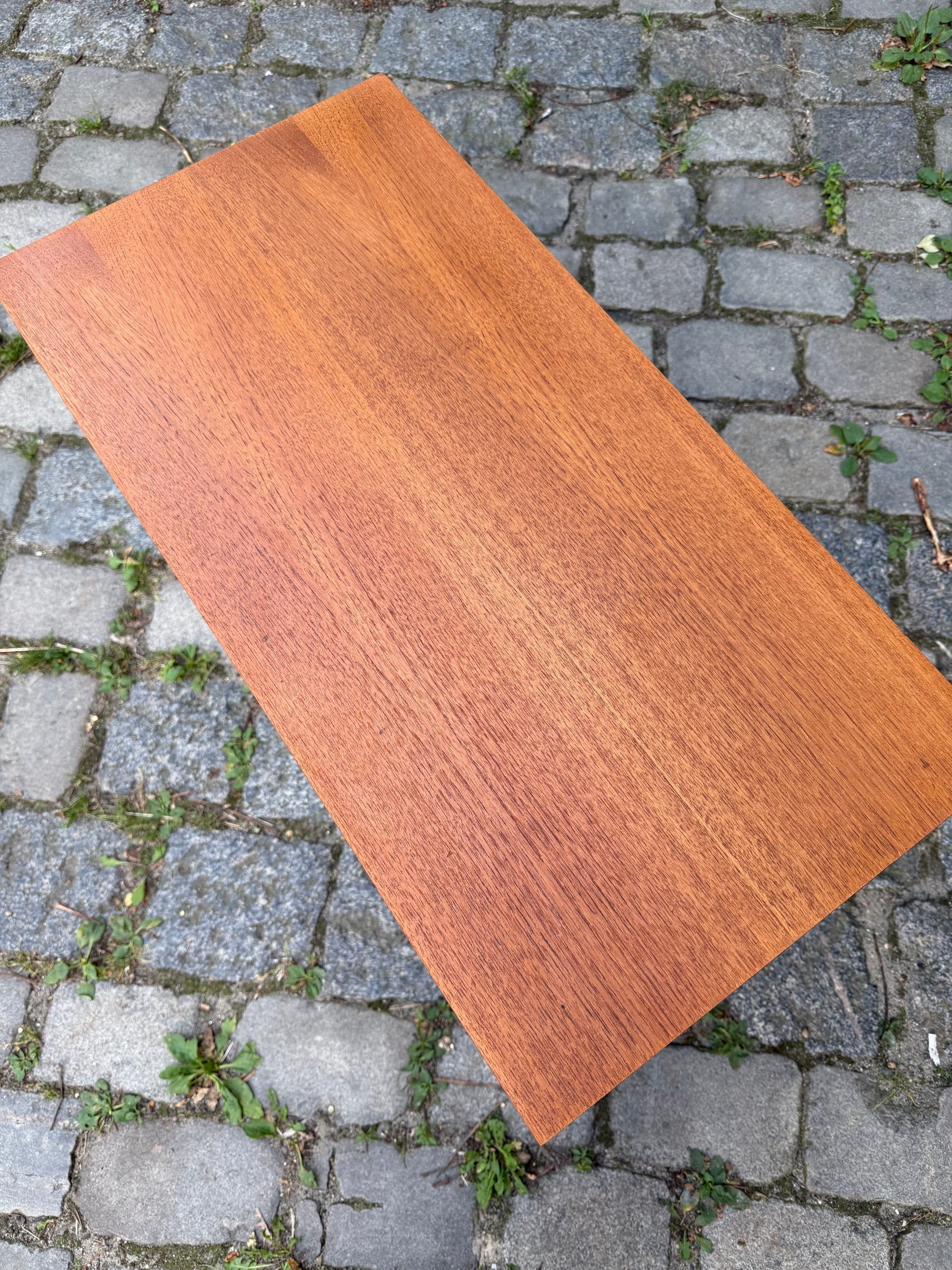 Kommode Teak mit Schubladen auf Chromfüßen