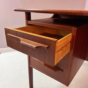 Schreibtisch „Boomerang“ Teak von IMHA Möbel