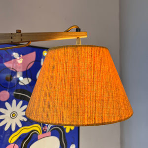 Wandlampe mit Gelenkarm Teak und braun orangenem Schirm
