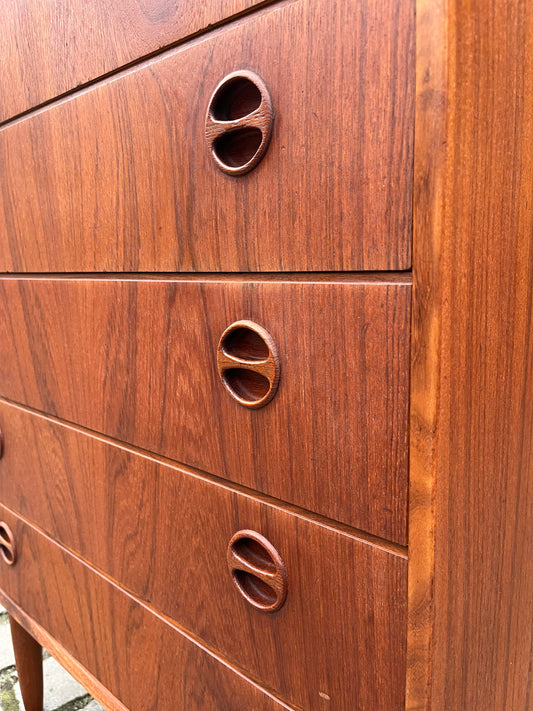 Kommode Teak mit runden Griffen aus Dänemark