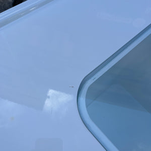 Couchtisch weiß Kunstoff Glas von Peter Ghyczy