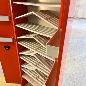 Schuhschrank orange von Schönbuch