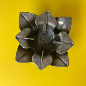 Kerzenständer Messing in Blütenform