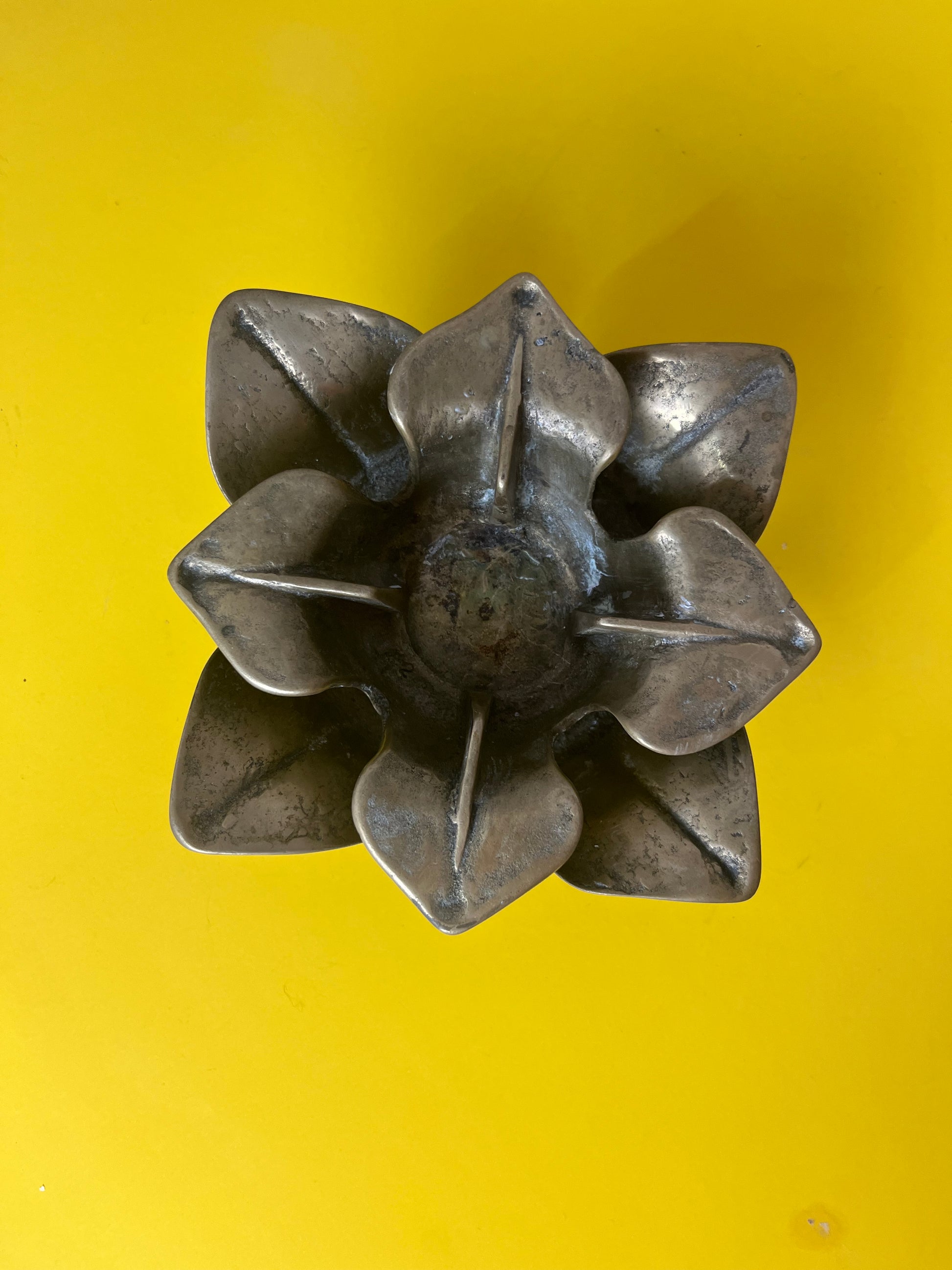 Kerzenständer Messing in Blütenform