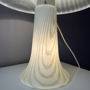 Pilzlampe weiß mit Zebramuster von Peill & Putzler