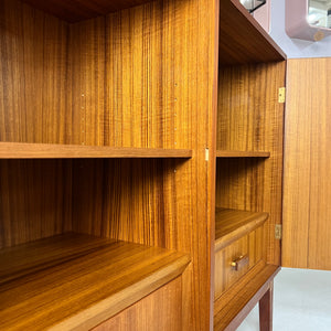 Schrank mit innenliegenden Schubladen Teak aus Dänemark