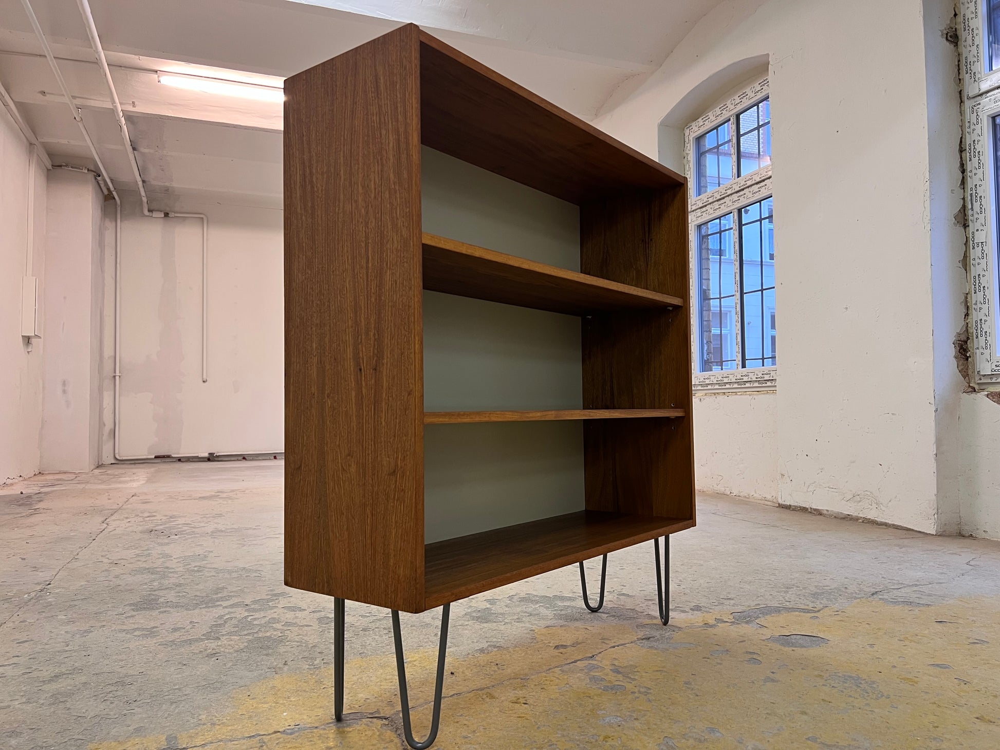 Regal Typ 430 Nussbaum von Joachim Nebelung für Hellerau