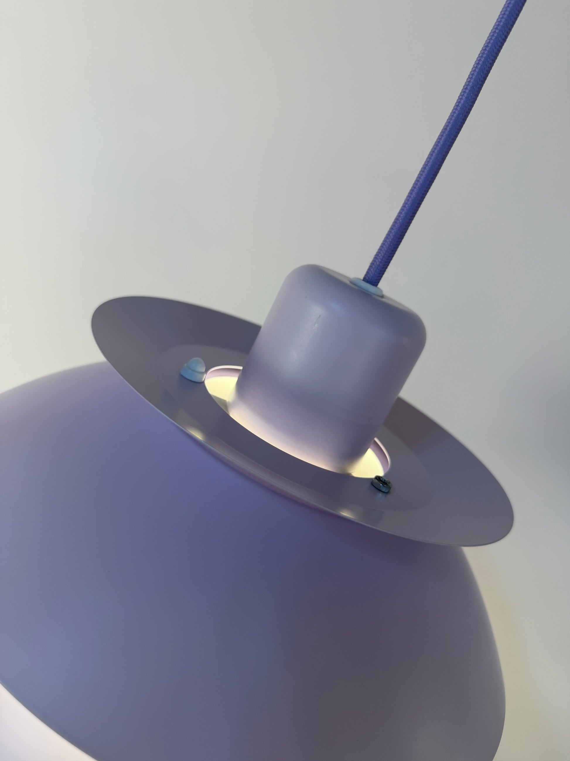 Lamellenlampe Typ 776 flieder von Horn