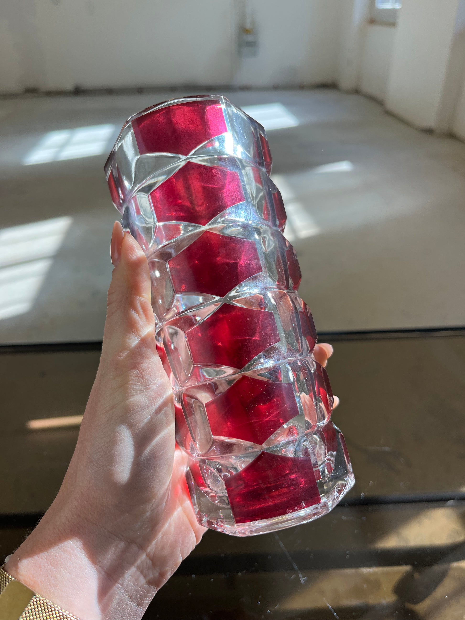 Set: 2 Vasen weinrot Glas von J.G. Durand für Luminarc