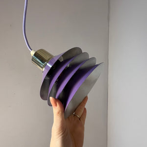 Lamellenlampe Modell Siam lila silber von Design Light