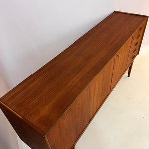 Sideboard Teak mit Vitrinenaufsatz aus Schweden