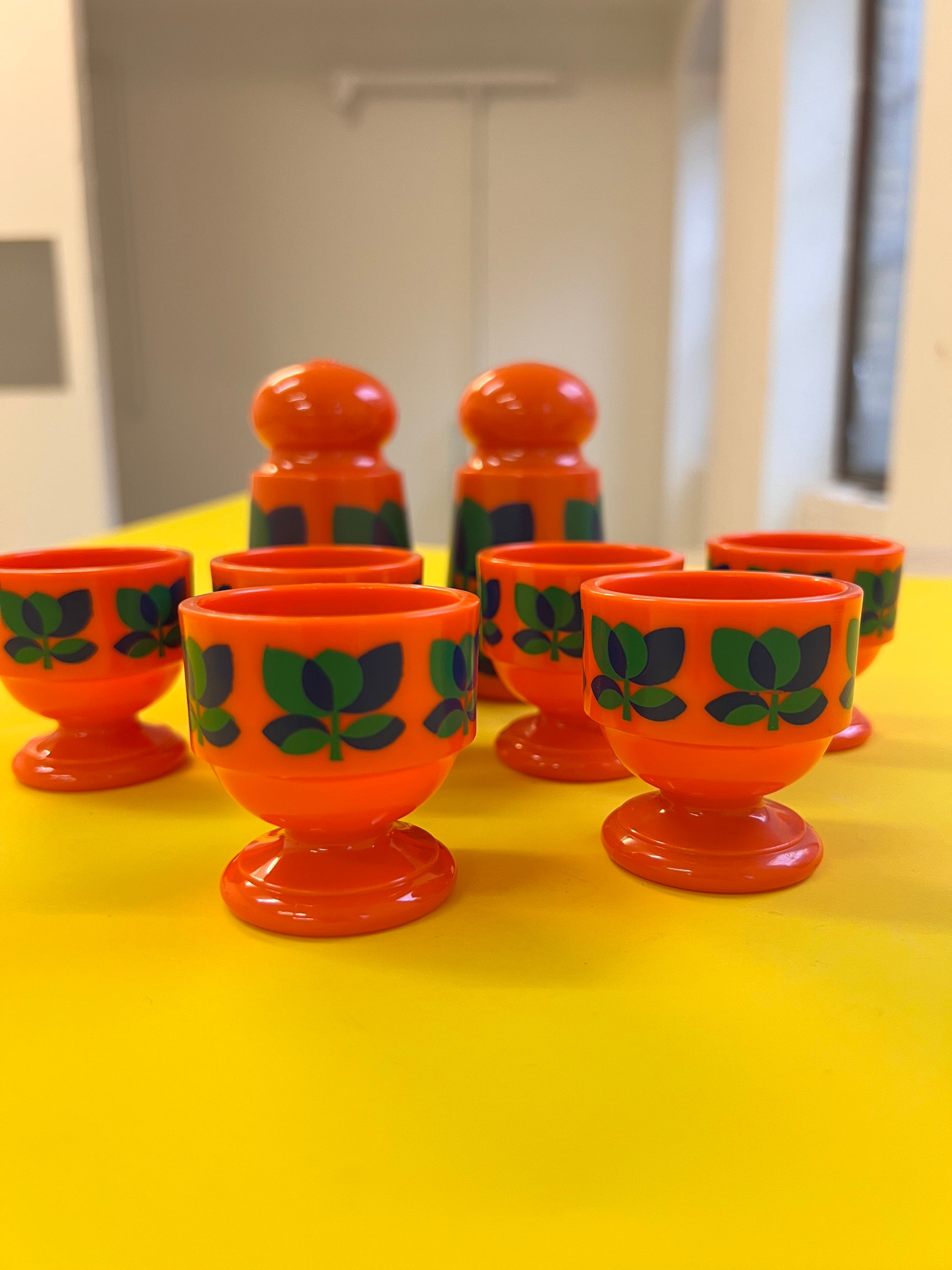 Set: 6x Eierbecher, Salz- und Pfefferstreuer orange von EMSA