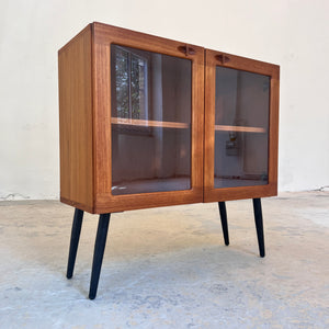 Kleine Vitrine Teak von H. W. Klein für Bramin