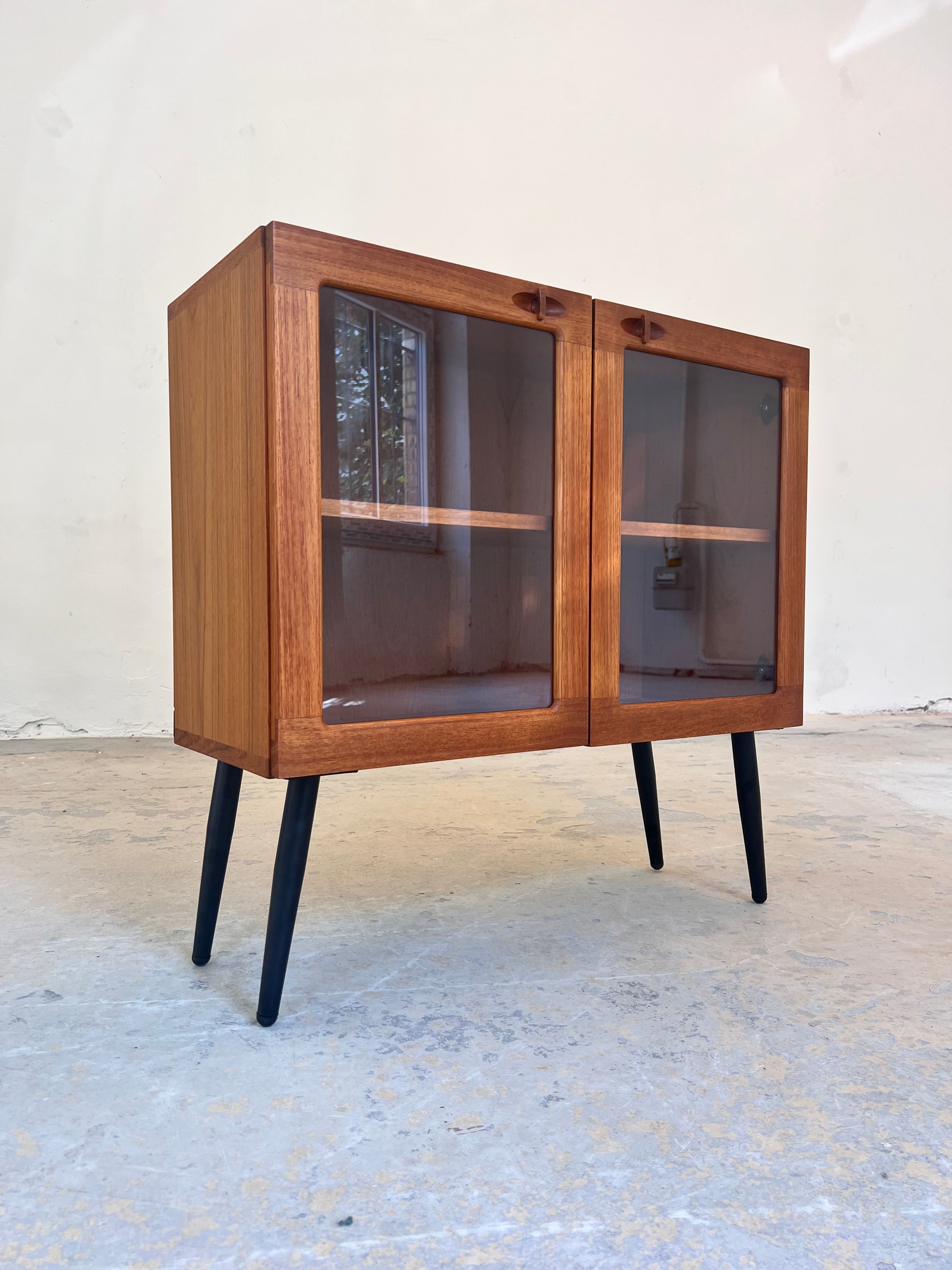 Kleine Vitrine Teak von H. W. Klein für Bramin
