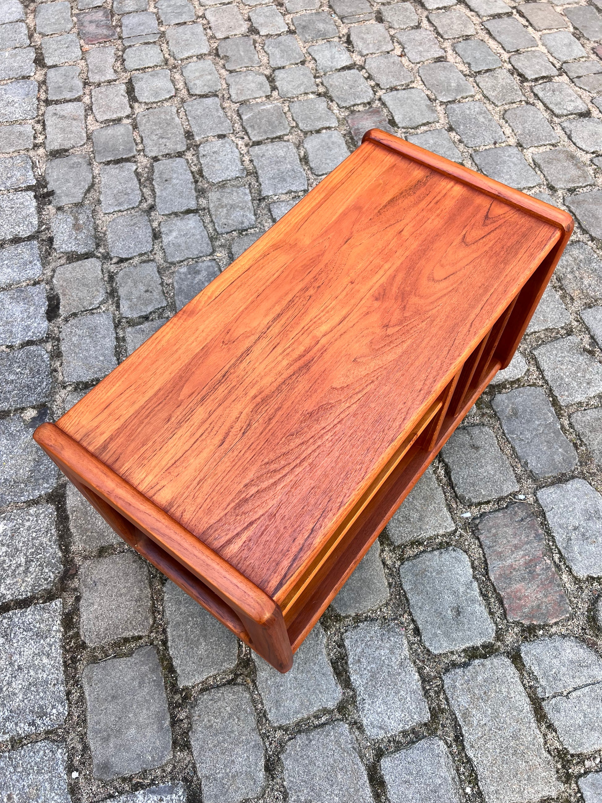 Rollwagen für Schallplatten Teak aus Dänemark