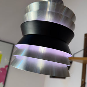 Lamellenlampe Trava silber schwarz lila von Carl Thore für Granhaga