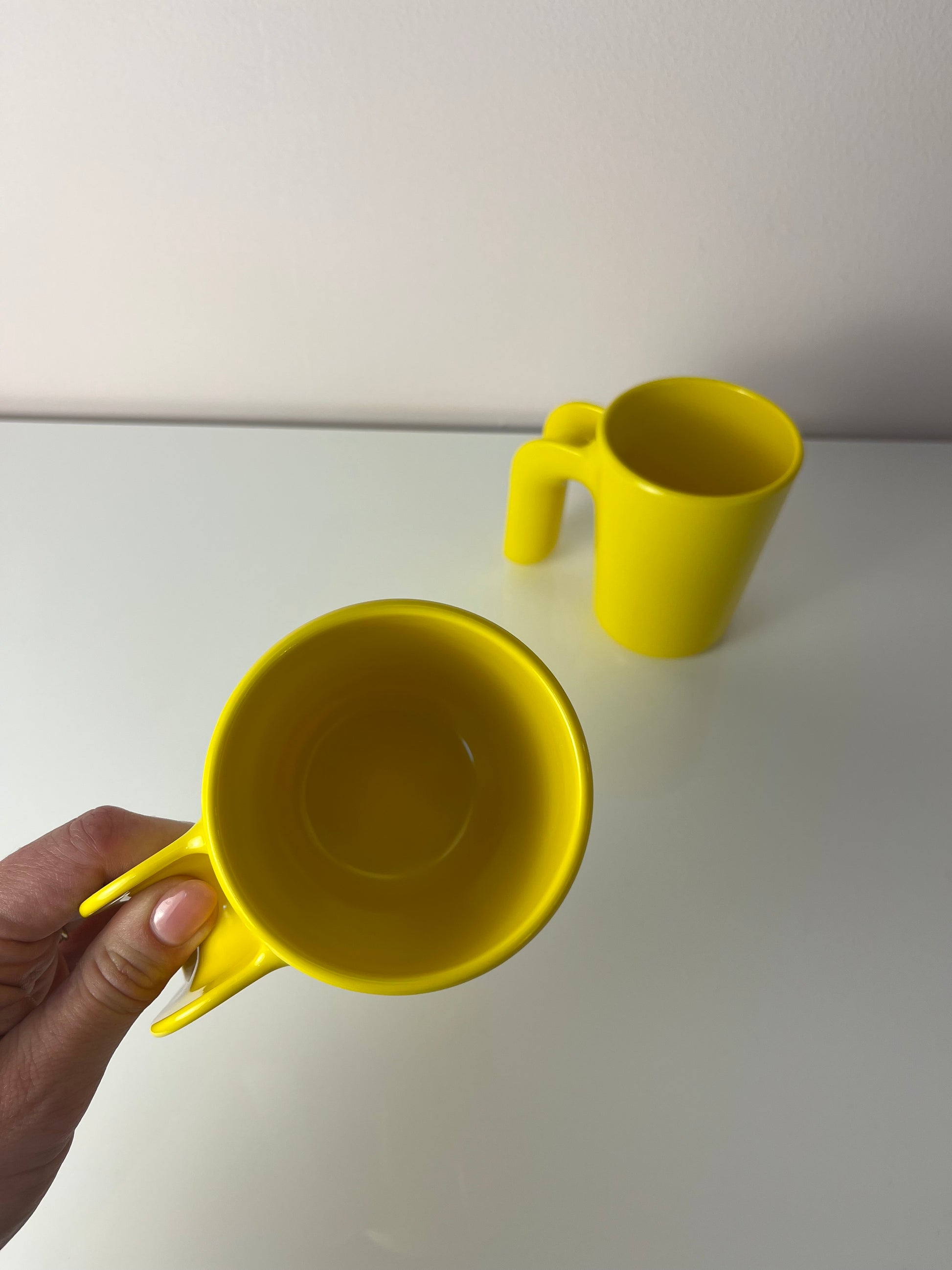 Set: 2x Tasse gelb von Ole Jensen für Room Copenhagen