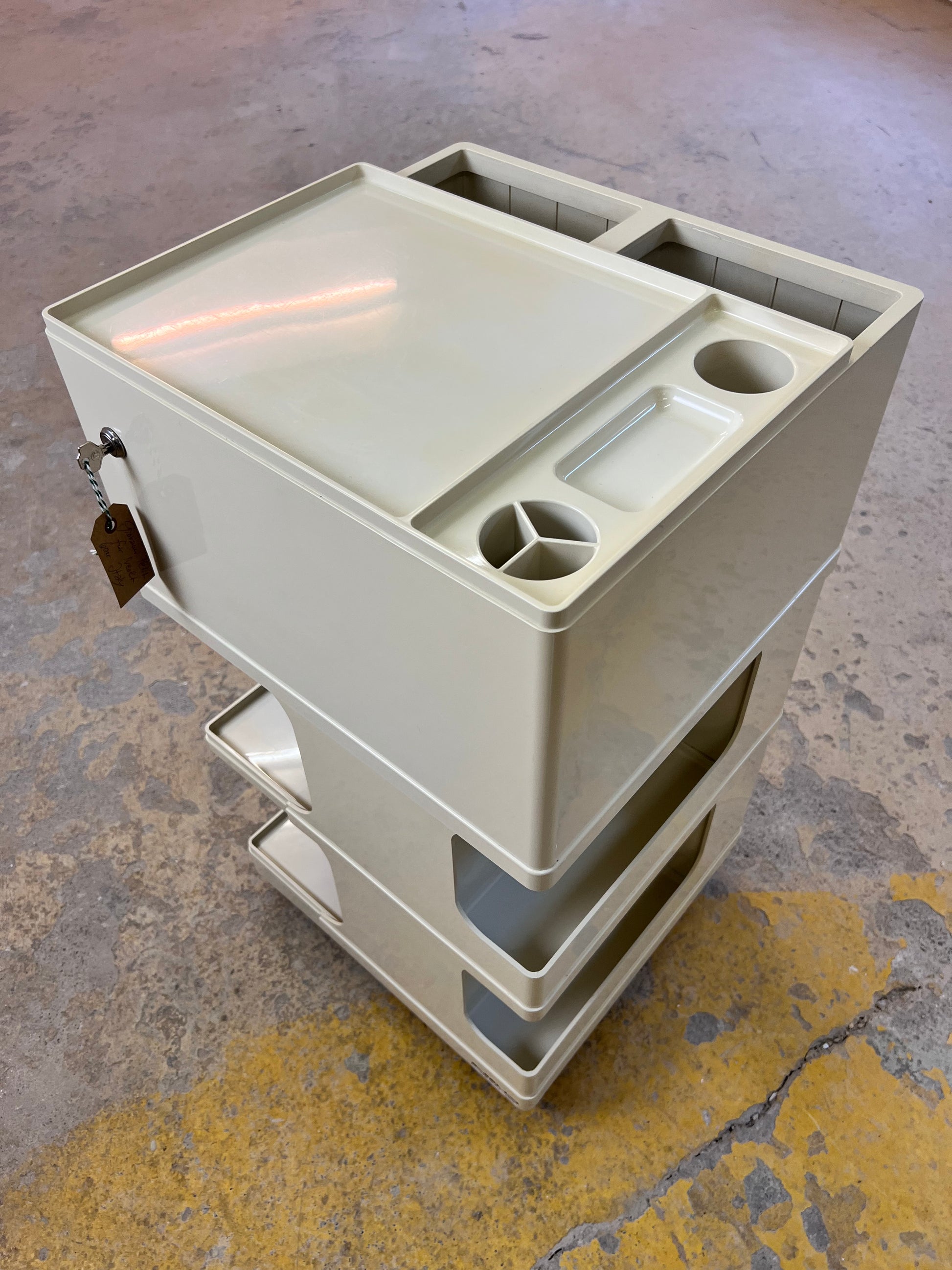 Rollwagen Stile cremeweiß von Giovanni Pelis für Neolt