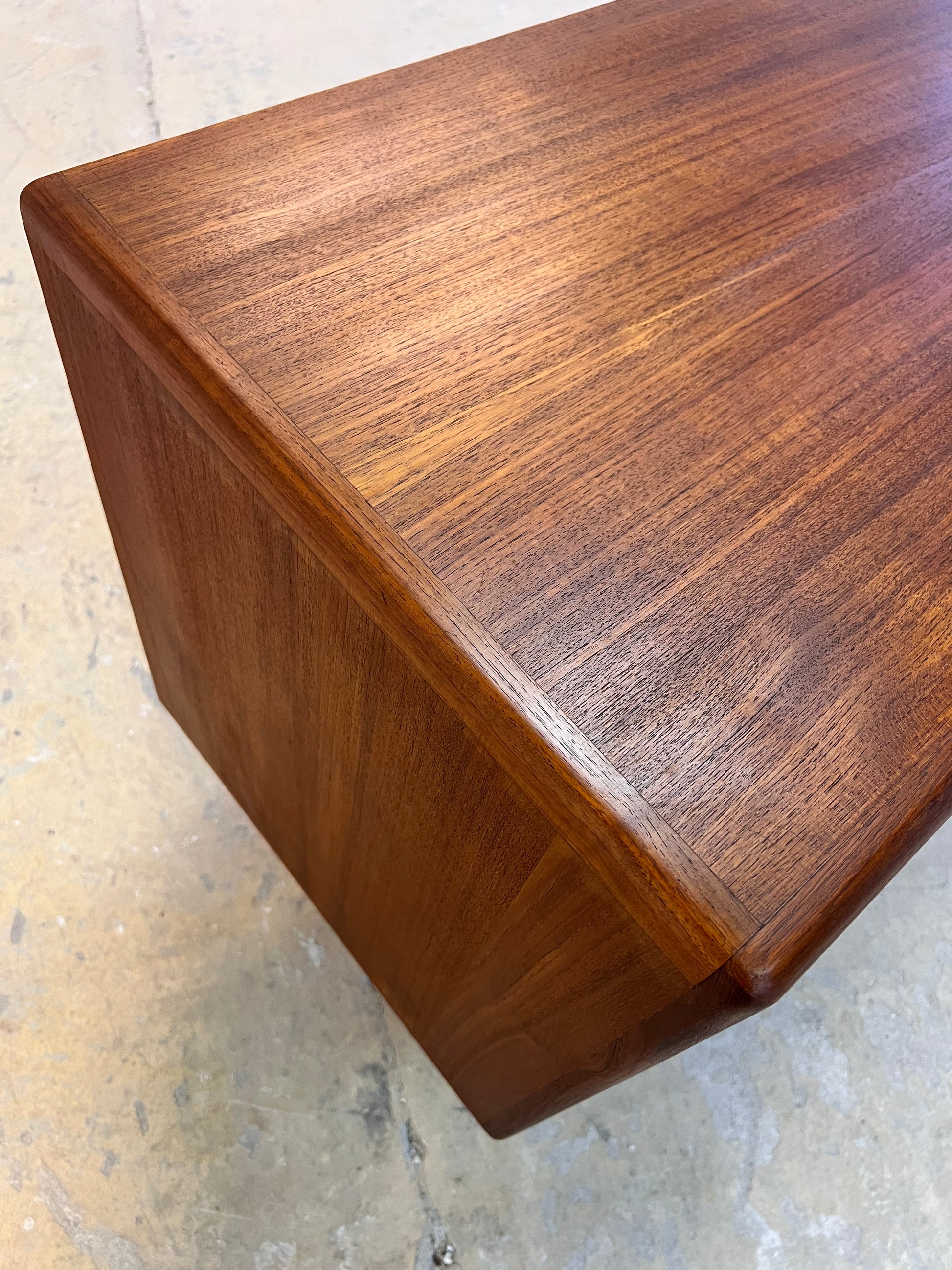 Sideboard Teak von H.P. Hansen - Breite 220 cm