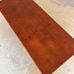 Höhenverstellbarer Couchtisch Teak mit Auszügen aus Dänemark