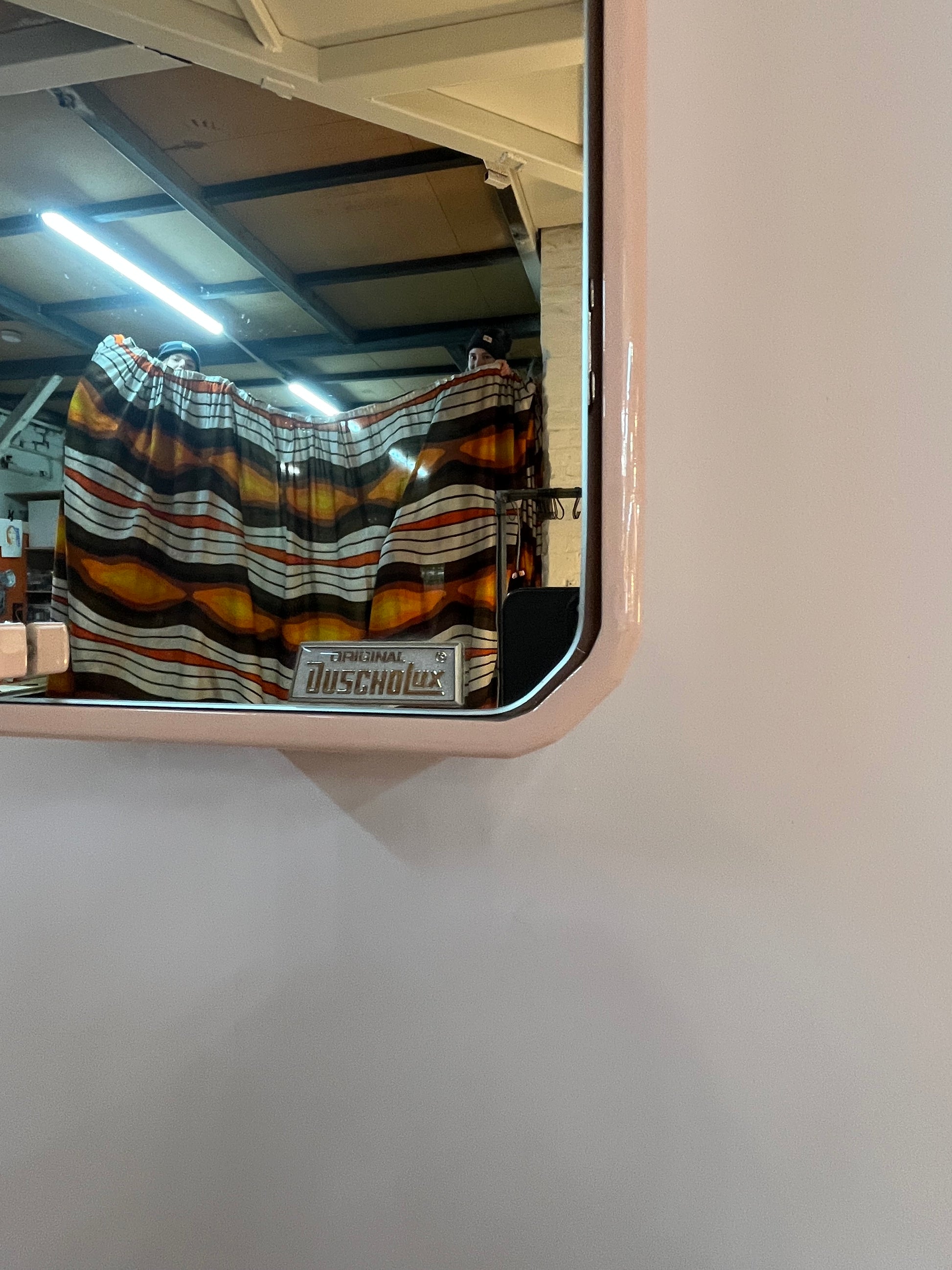 Set: Spiegelschrank rosa von Duscholux