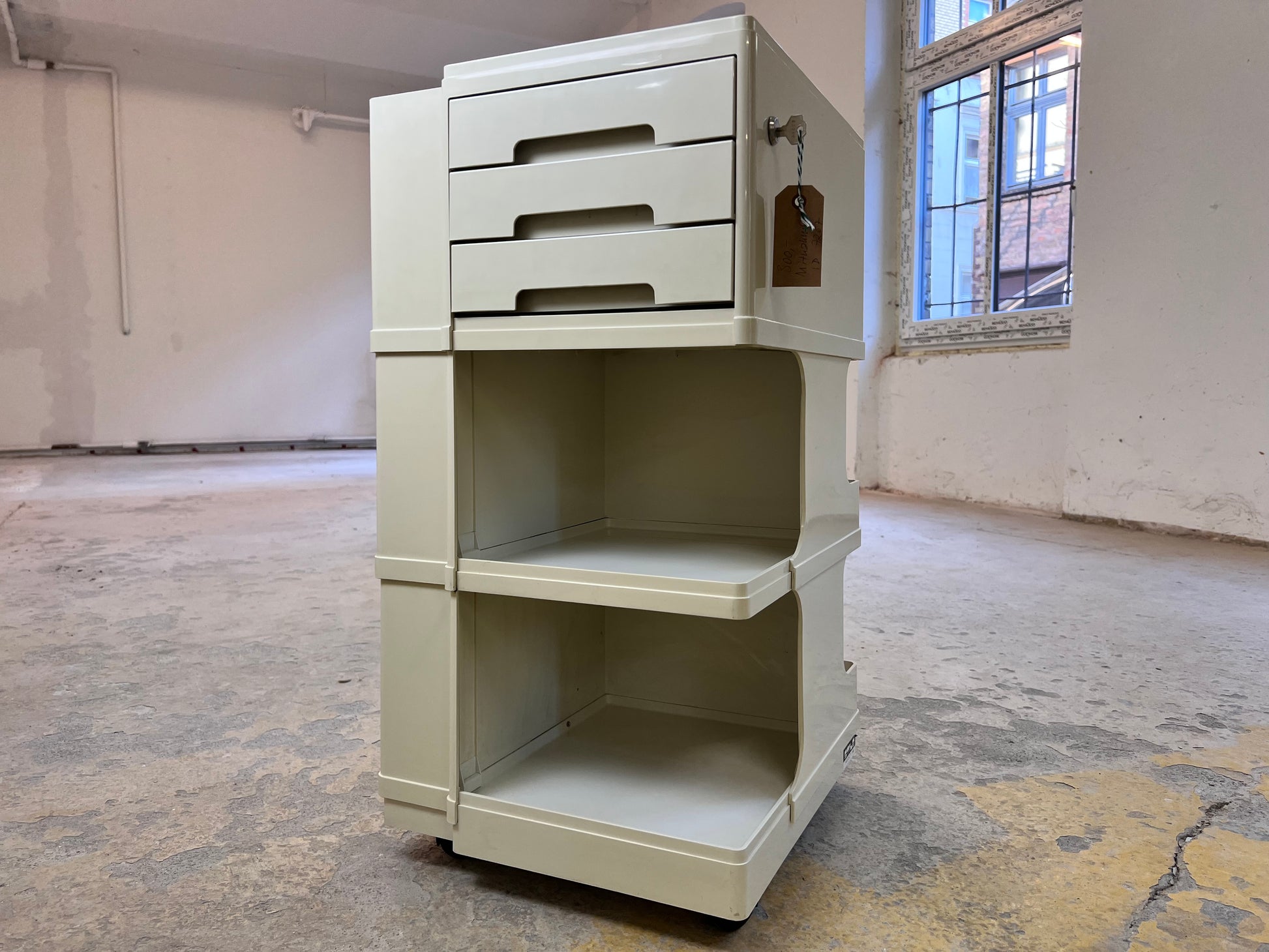 Rollwagen Stile cremeweiß von Giovanni Pelis für Neolt