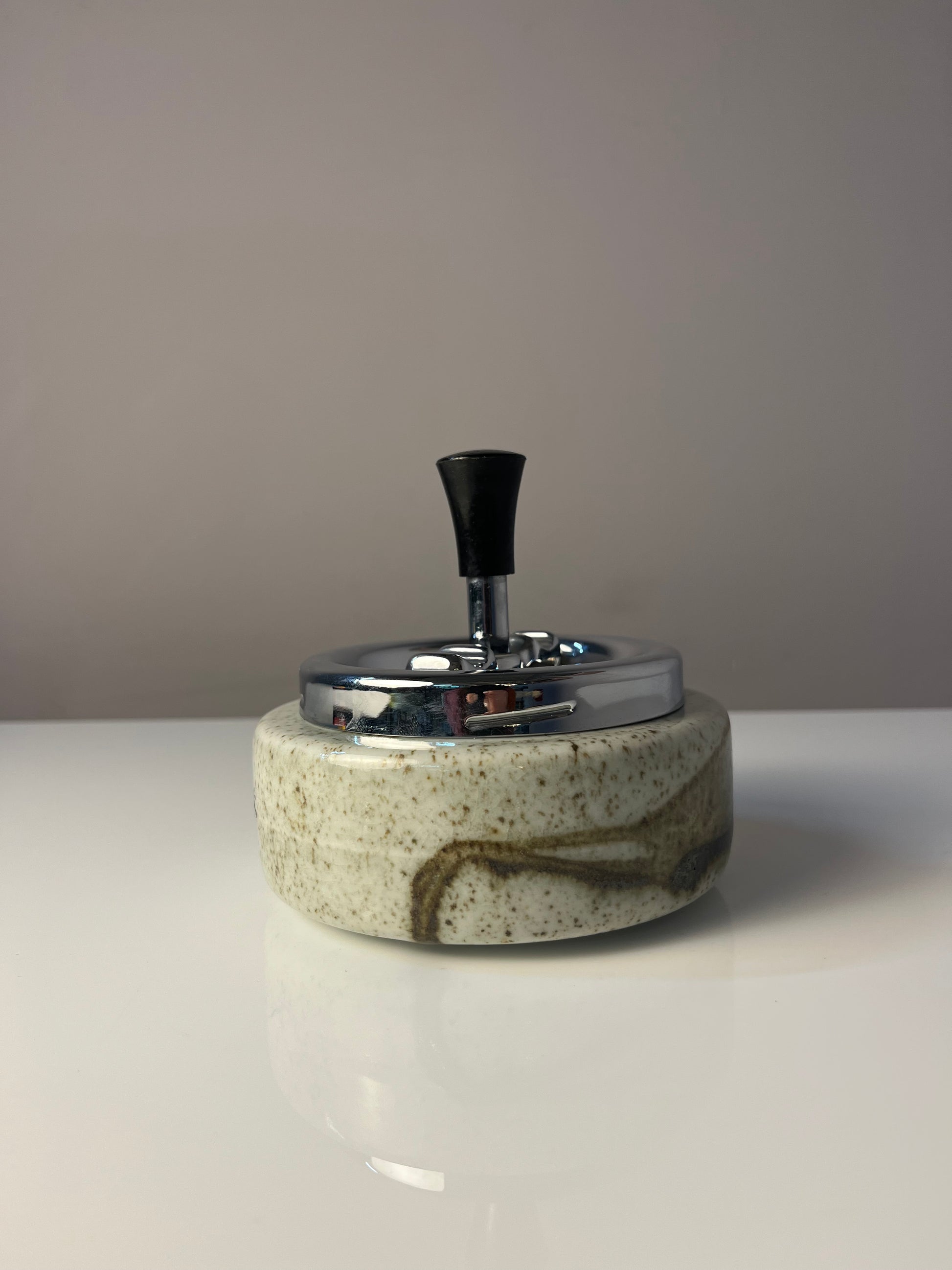 Druckaschenbecher grau braun Keramik von Erhard & Söhne