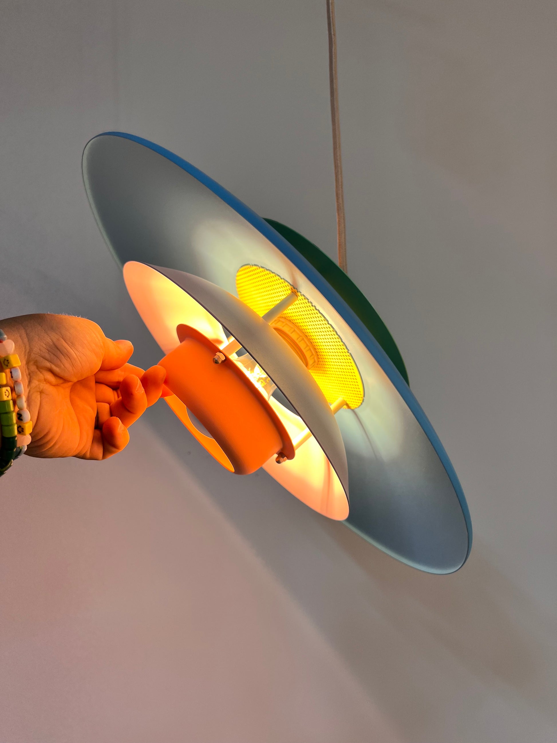 Lamellenlampe neu lackiert, Dänemark