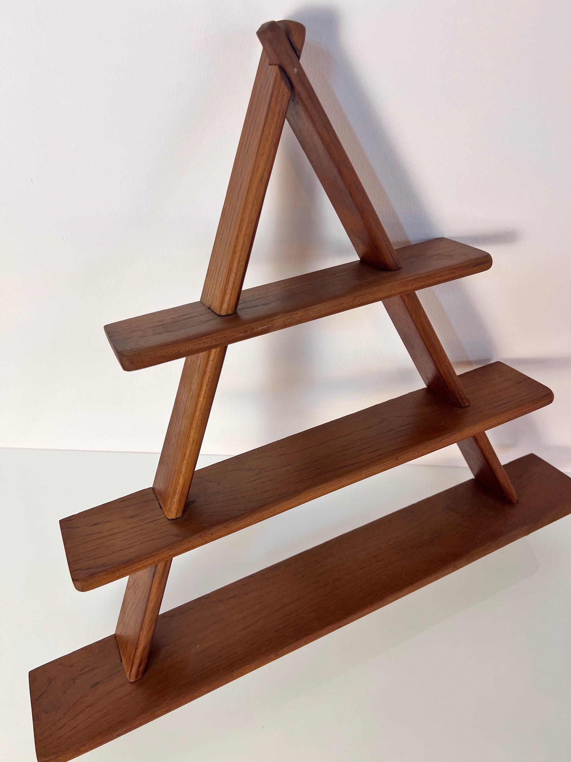 Dreieck Wandregal Teak aus Dänemark