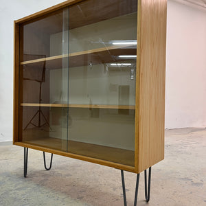 Vitrine Typ 430 Esche von Joachim Nebelung für Hellerau