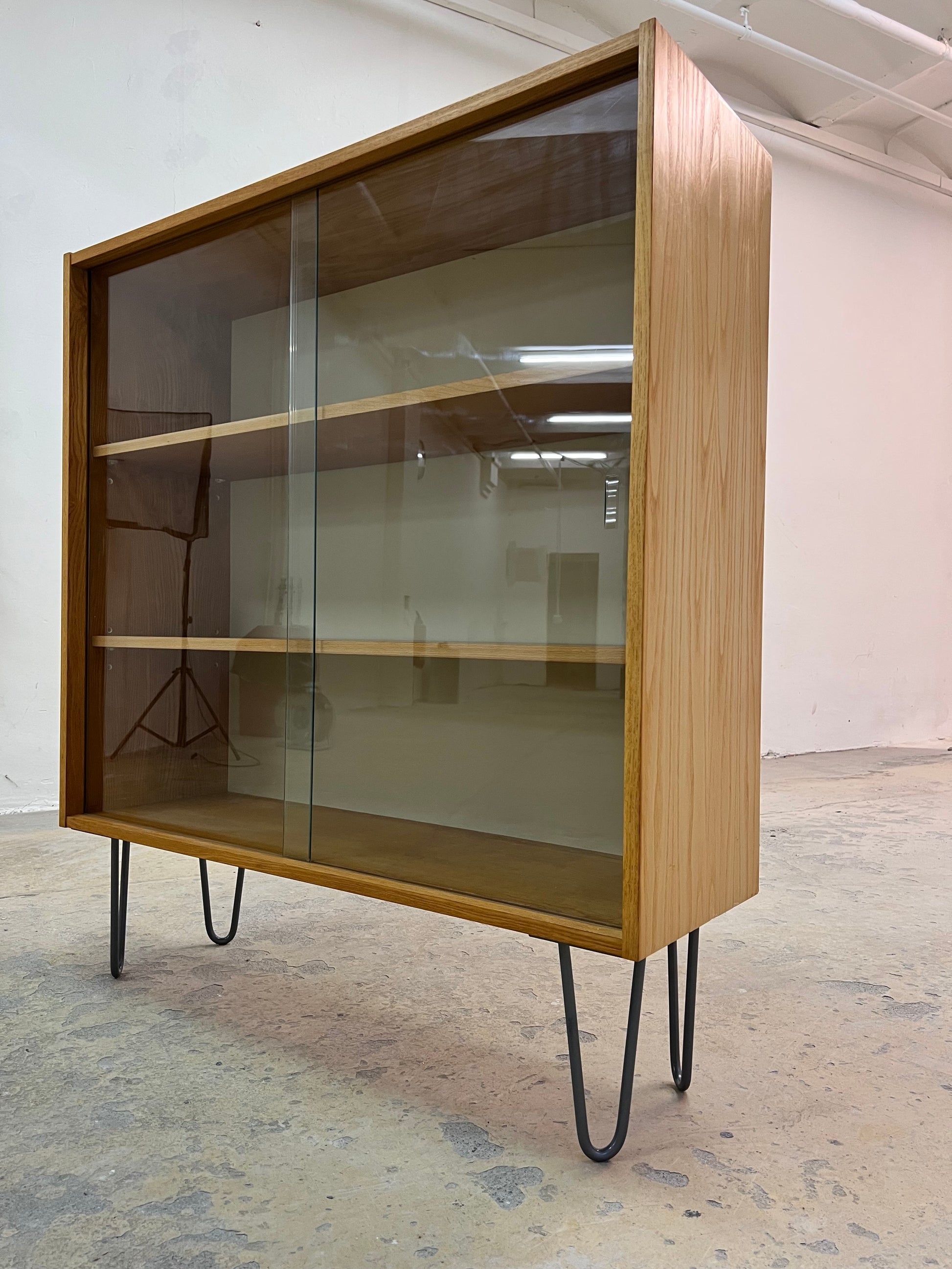 Vitrine Typ 430 Esche von Joachim Nebelung für Hellerau