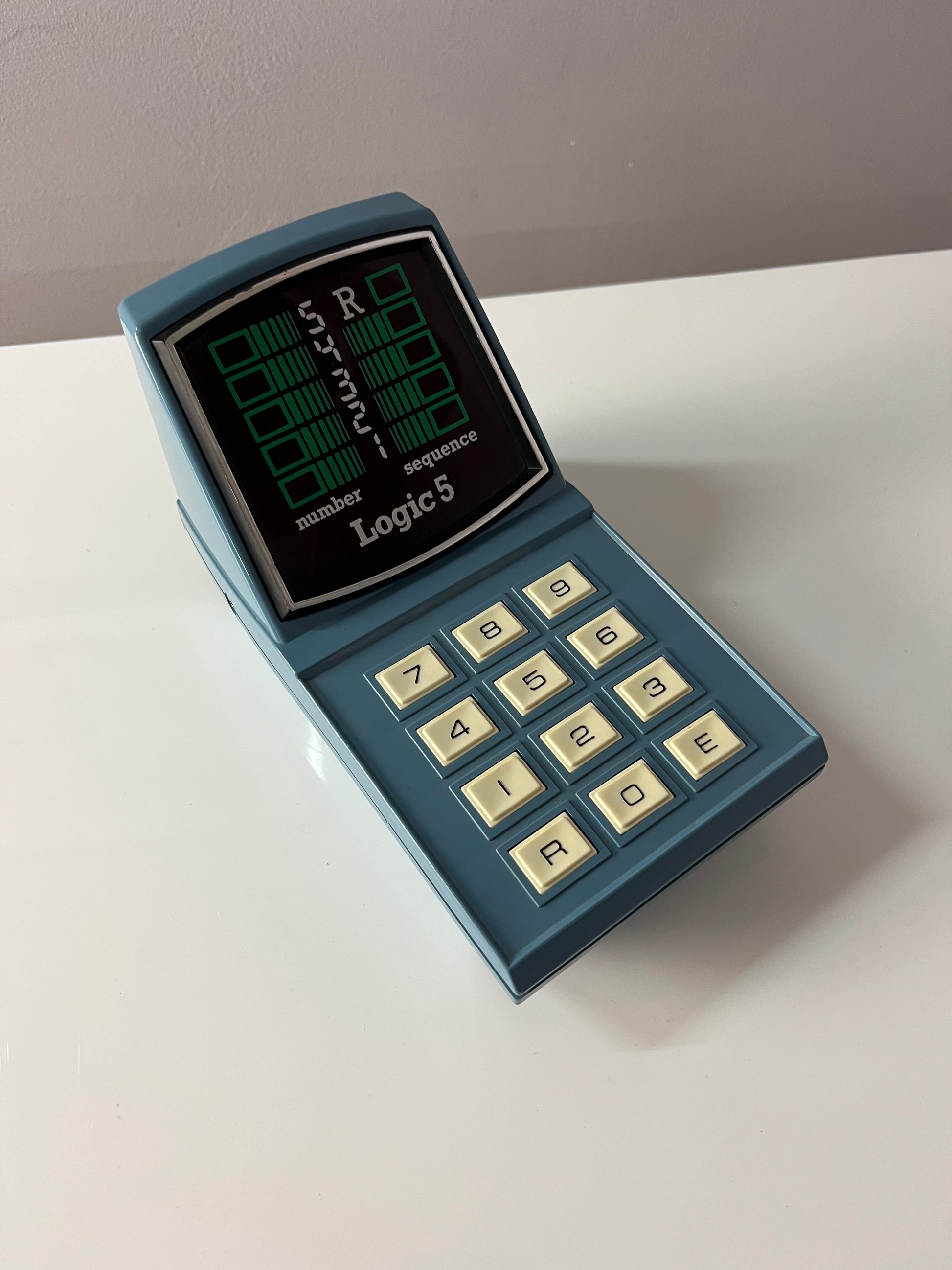 Set: Booklets & Logic 5 von Milton Bradley