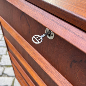 Kommode Teak mit Schloss aus Dänemark