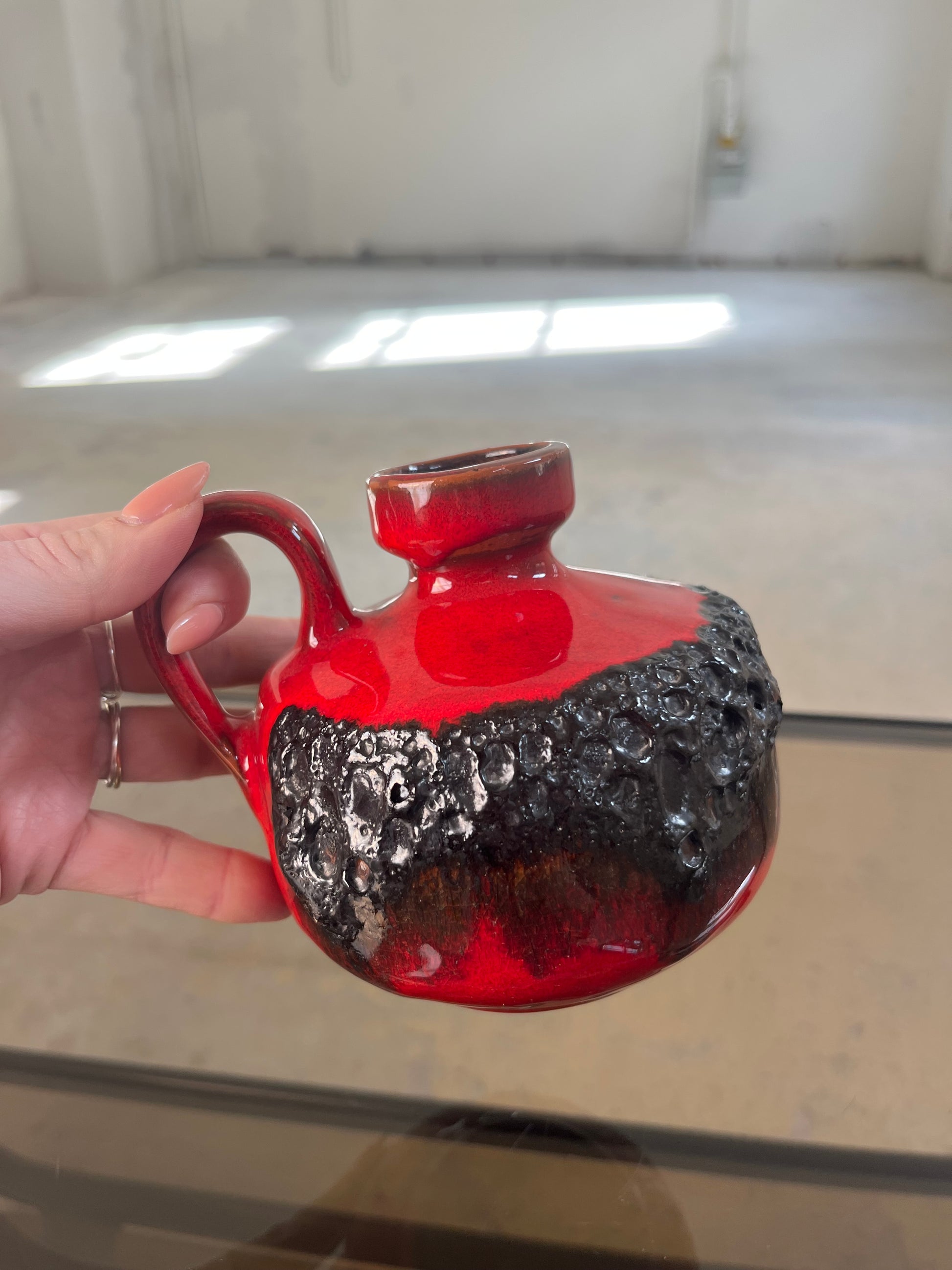 Vase 210 rot schwarz von Kreutz Keramik